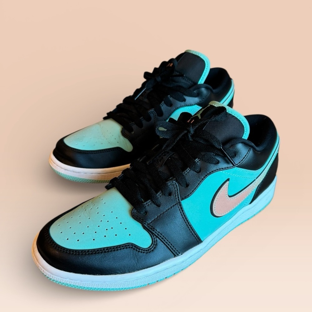Air Jordan 1 Low SE "Tropical Twist - Picture 4 of 8